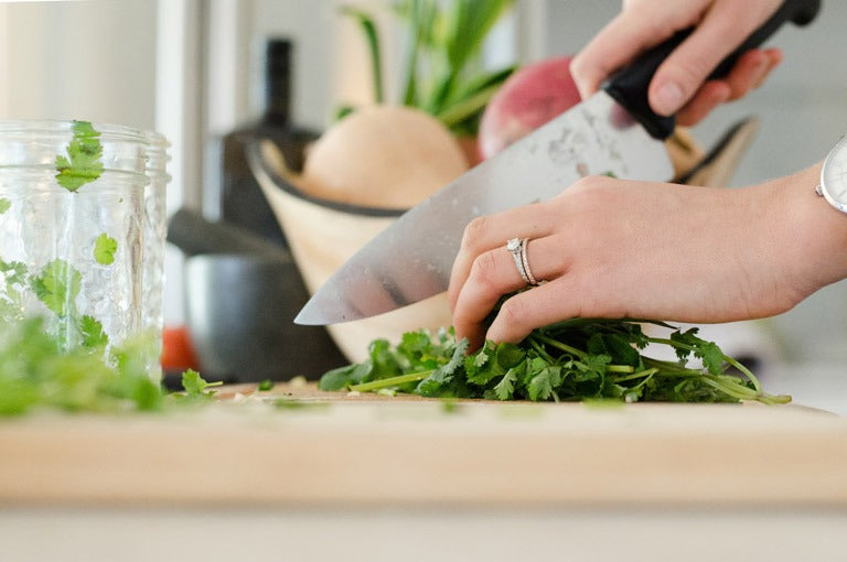 Verschil tussen een koksmes en santokumes. E-messen.nl