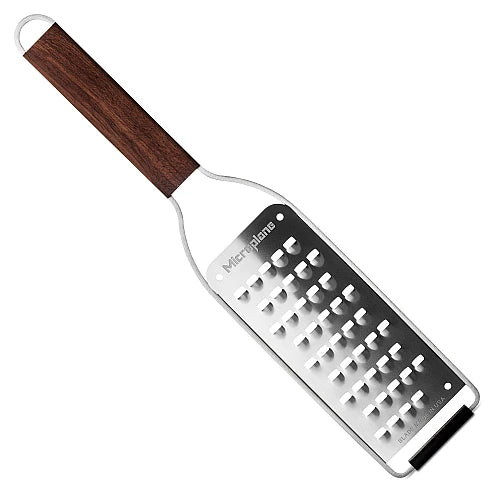 Microplane Master Series Grove Rasp met walnoothouten handvat 43308