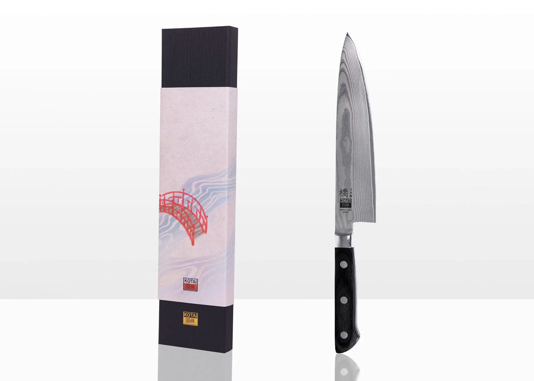 KOTAI Hashi Damascus Koksmes Gyuto met lemmet van 20 cm naast geschenkverpakking