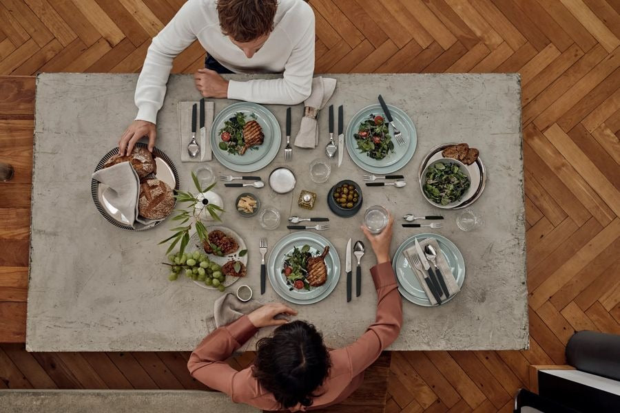 victorinox-swiss-modern-bestekset-24-delig-sfeer