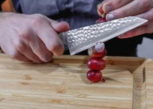 kiwi schillen met kotai bunka groentemes