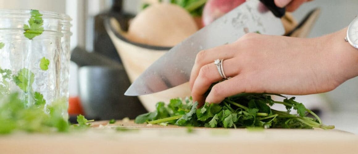 Verschil tussen een koksmes en santokumes. E-messen.nl