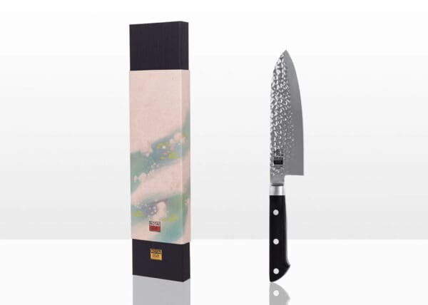 KOTAI Hashi Tsuchime Santoku met 17 cm lemmet naast doos