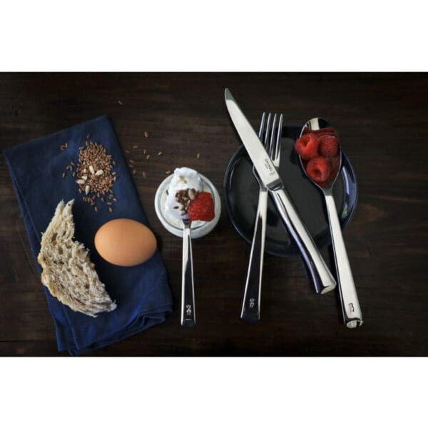 opinel-tafelmes-rvs-sfeer