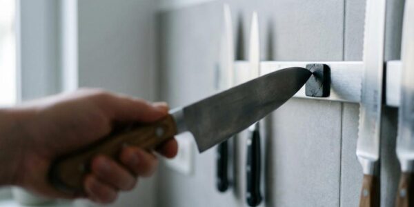 Messenblok of magneetstrip: wat is handiger thuis nu