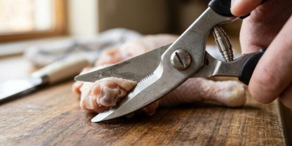 Keukenscharen bij E-messen voor krachtig knippen thuis